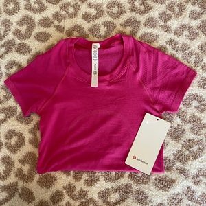 Lululemon Sonic pink swiftly tech short sleeve 2.0 size 2